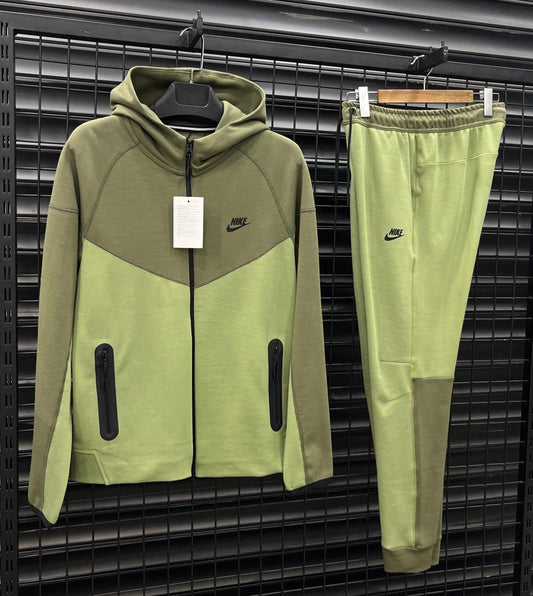 NIKE TECH FLEECE KOMPLET