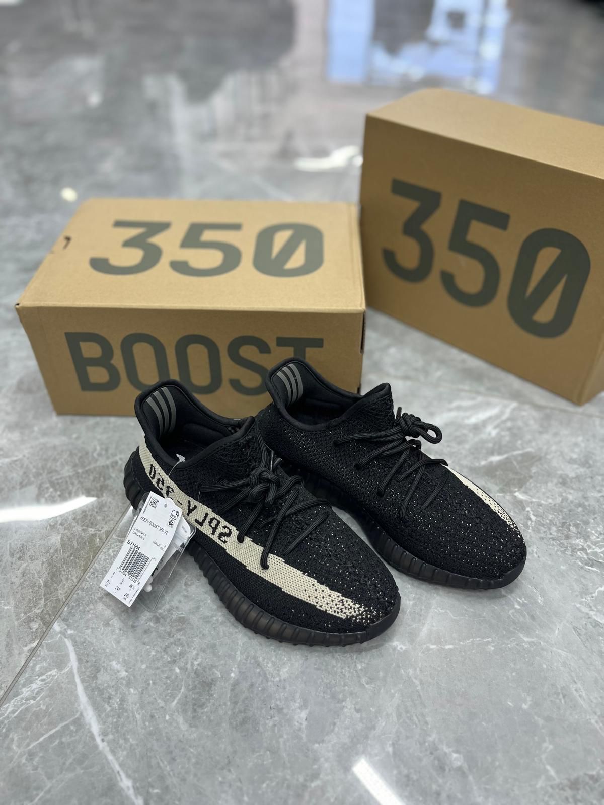 Yeezy Boost 350 V2 “Oreo”