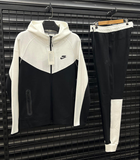 NIKE TECH FLEECE KOMPLET