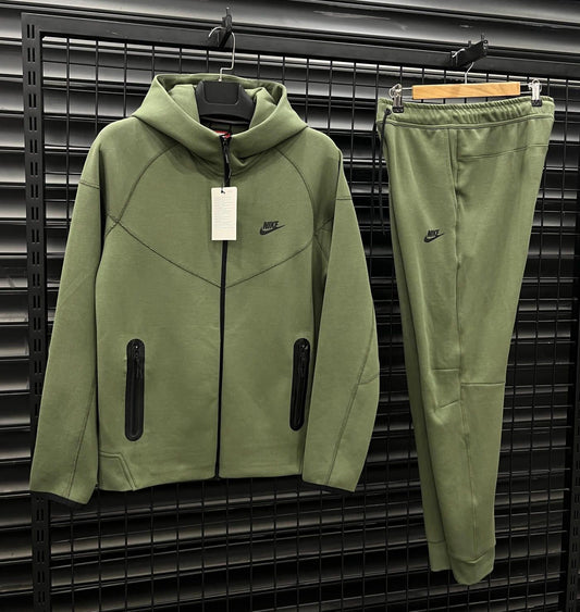 NIKE TECH FLEECE KOMPLET